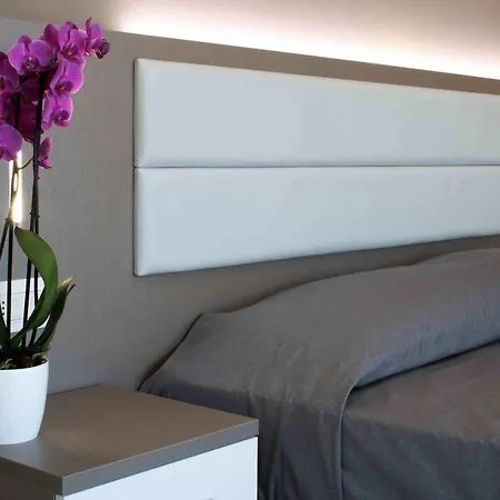 Gfh - Sole & Hotel Marotta