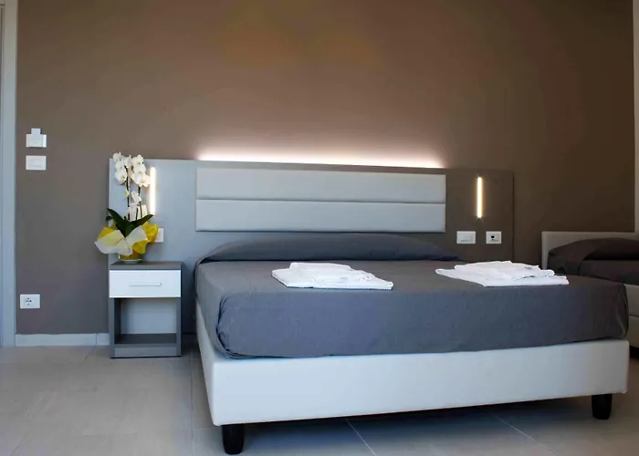 Gfh - Sole & Hotel Marotta